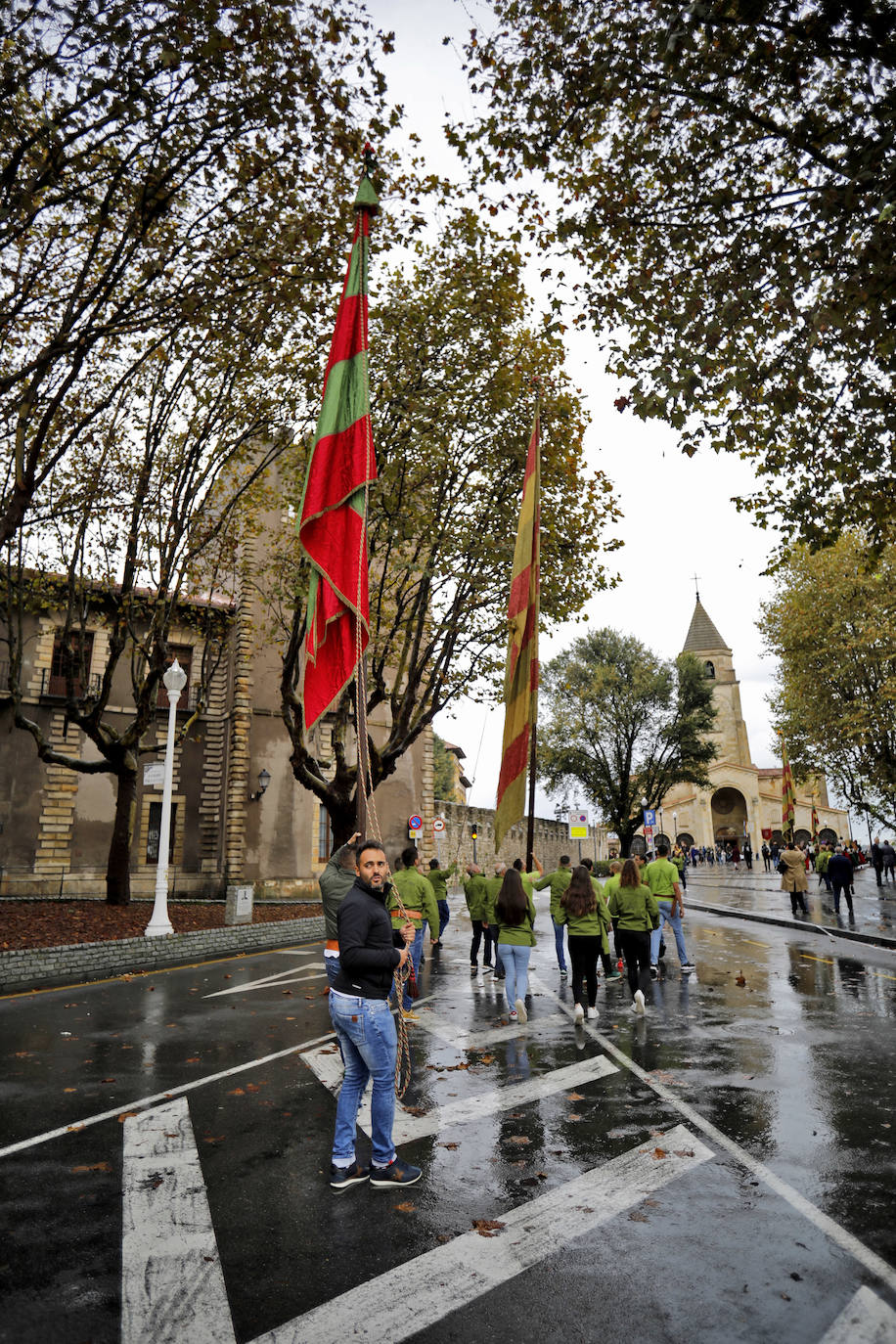 Siete estandartes de la comarca de Valverde del Camino paticiparon este año en las fiestas patronales de Casa de León en Asturias.