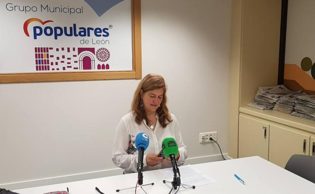 Rueda de prensa de Margarita Torres en la sala de prensa del Partido Popular.