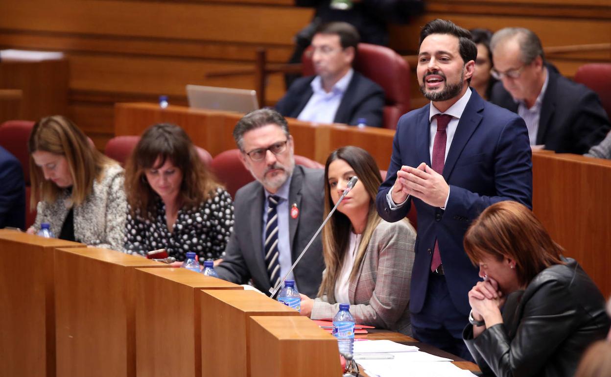 Diego Moreno, procurador del PSOE por León, en el pleno.