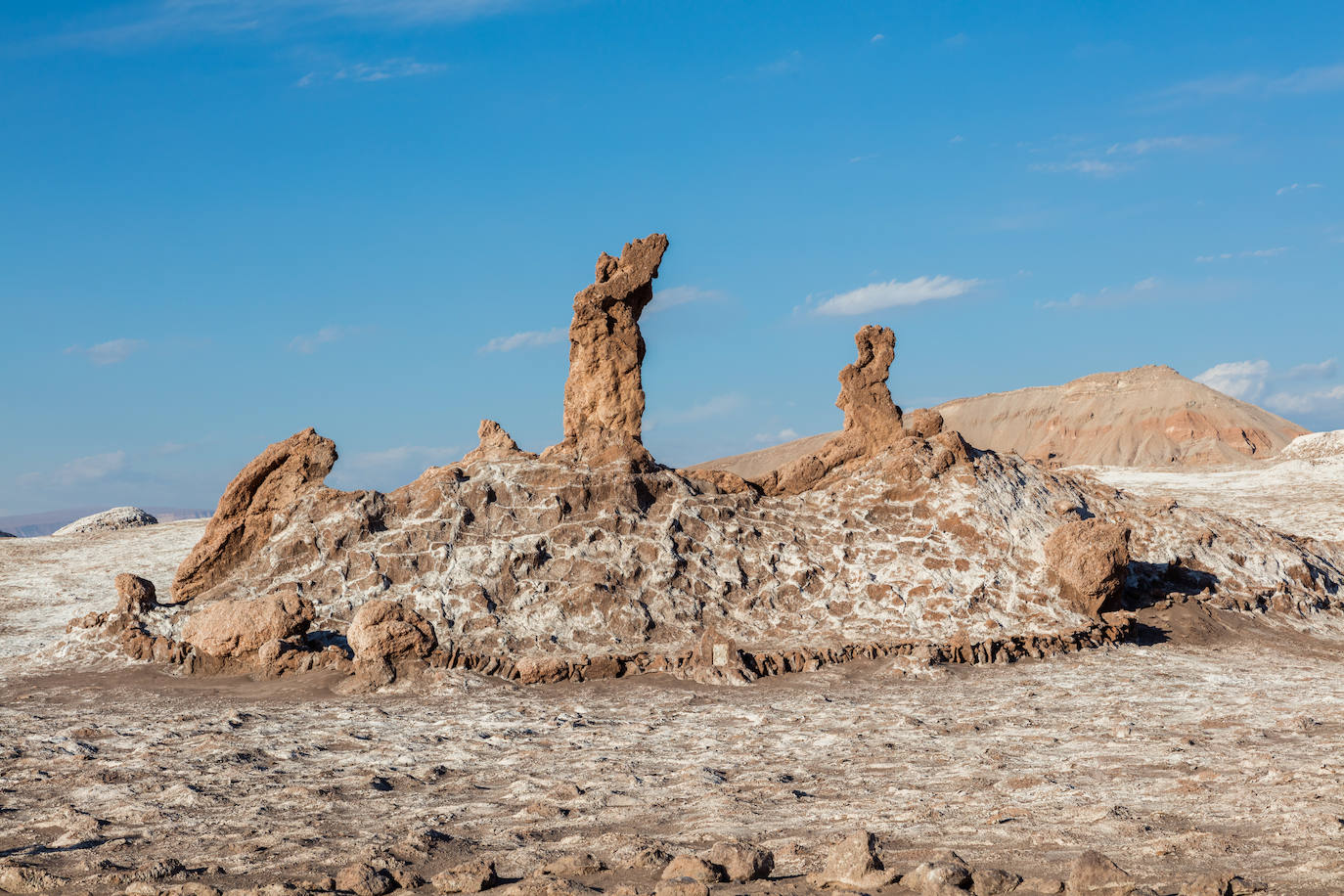 Valle de la Luna (Brasil) | Caminar por este enclave es similar a lo que sería hacerlo por un satélite. Es conocido por sus curiosas formaciones rocosas generadas por la erosión que provocan las aguas transparentes de río Sao Miguel. Es uno de los ecosistemas tropicales más antiguos del mundo.