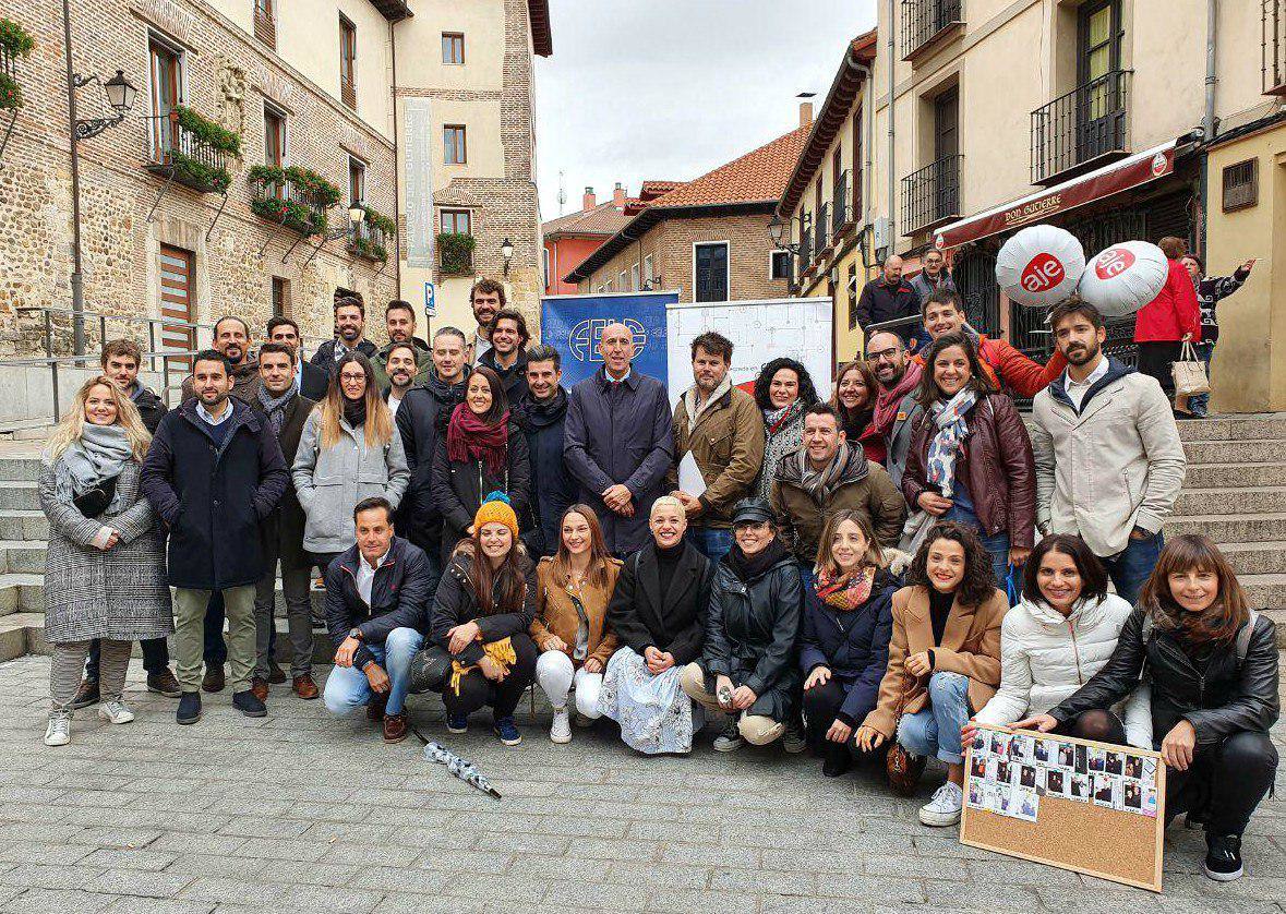 El alcalde se compromete con los asociados de AJE para avanzar juntos en un futuro para la capital leonesa