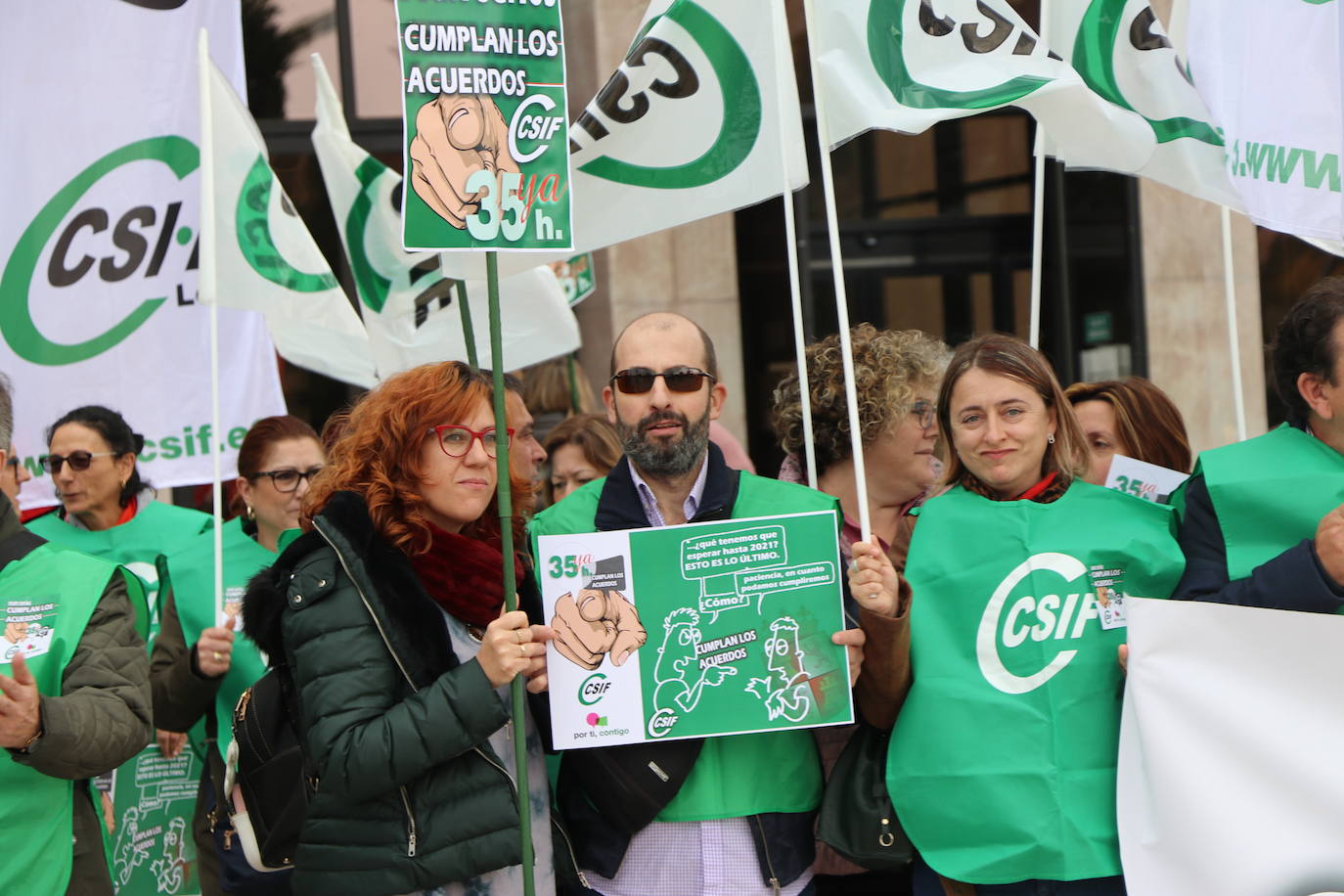 Los sindicatos de los empleados públicos reivindican que la Junta de Castilla y León devuelva los derechos a los 15.000 funcionarios de la provincia.