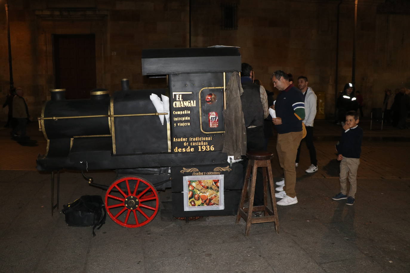 Fotos: El castañero vuelve a la calle Ancha