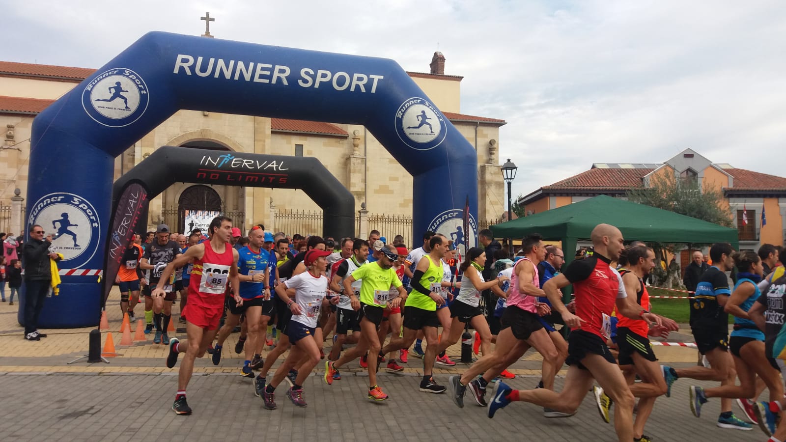 Salida de la prueba en Villamañán. 