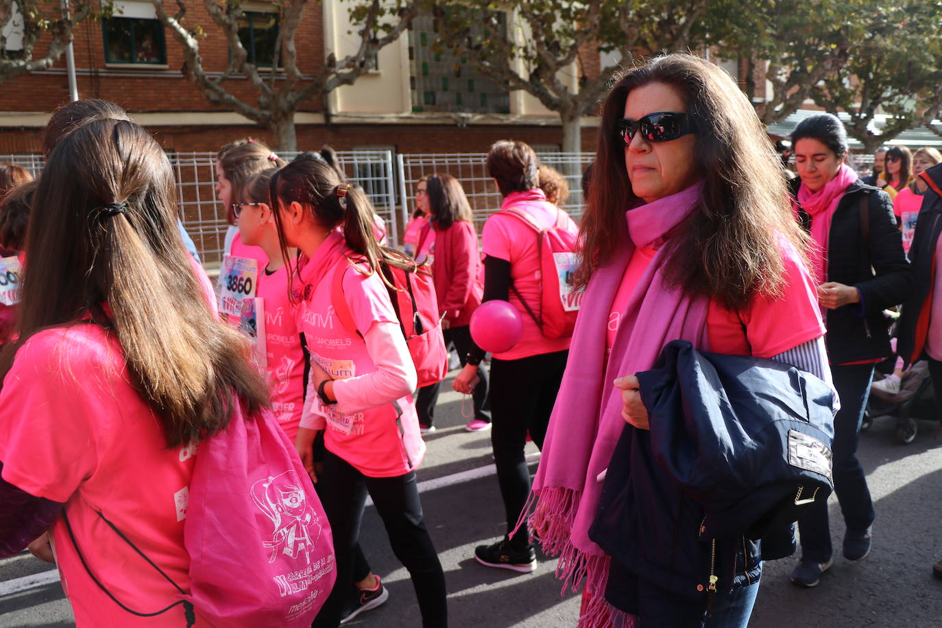 La ciudad de León acoge una nueva carrera de la lucha contra el cáncer de mama.