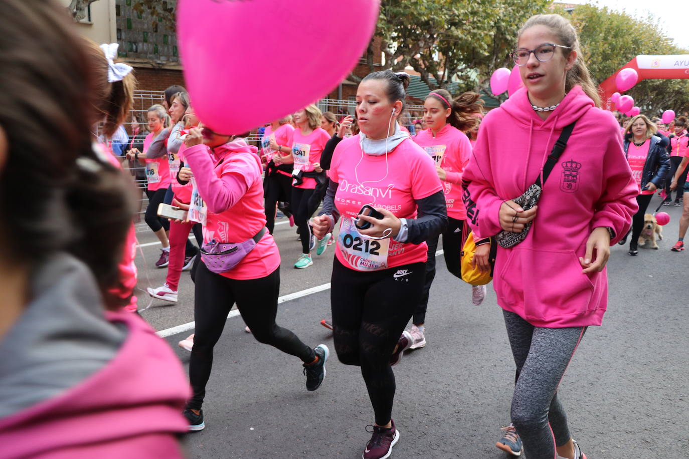 La ciudad de León acoge una nueva carrera de la lucha contra el cáncer de mama.