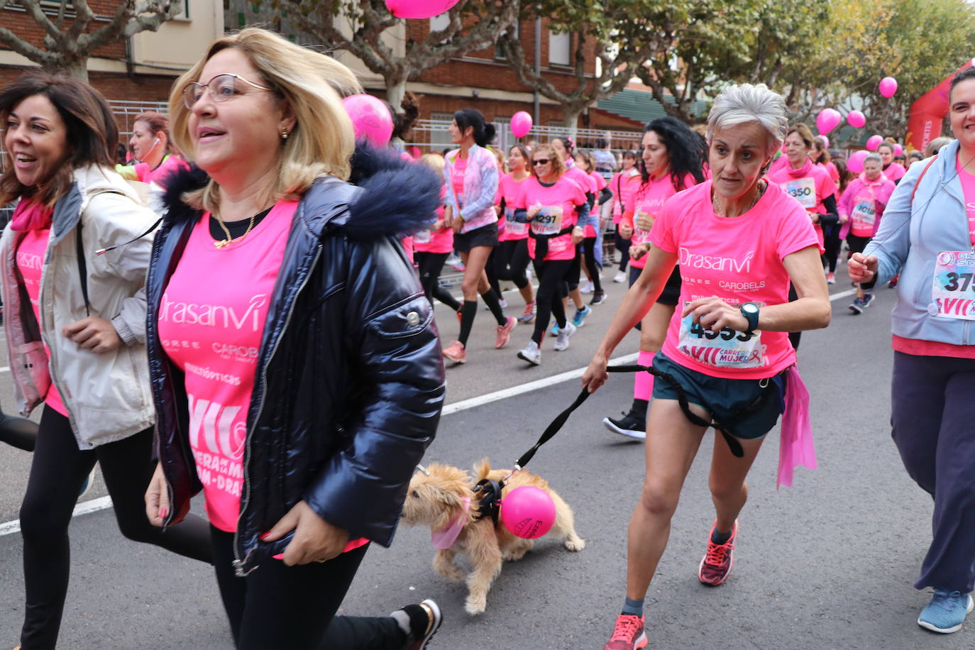 La ciudad de León acoge una nueva carrera de la lucha contra el cáncer de mama.