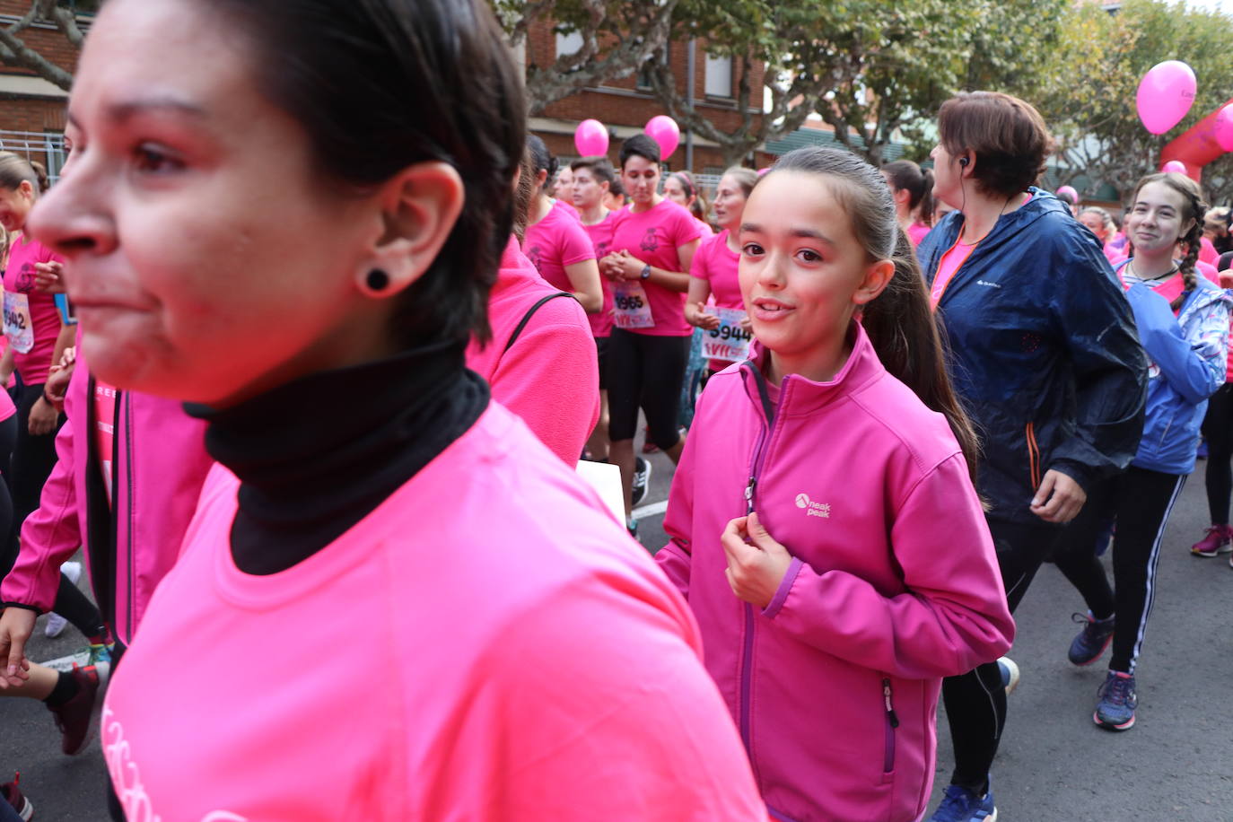 La ciudad de León acoge una nueva carrera de la lucha contra el cáncer de mama.