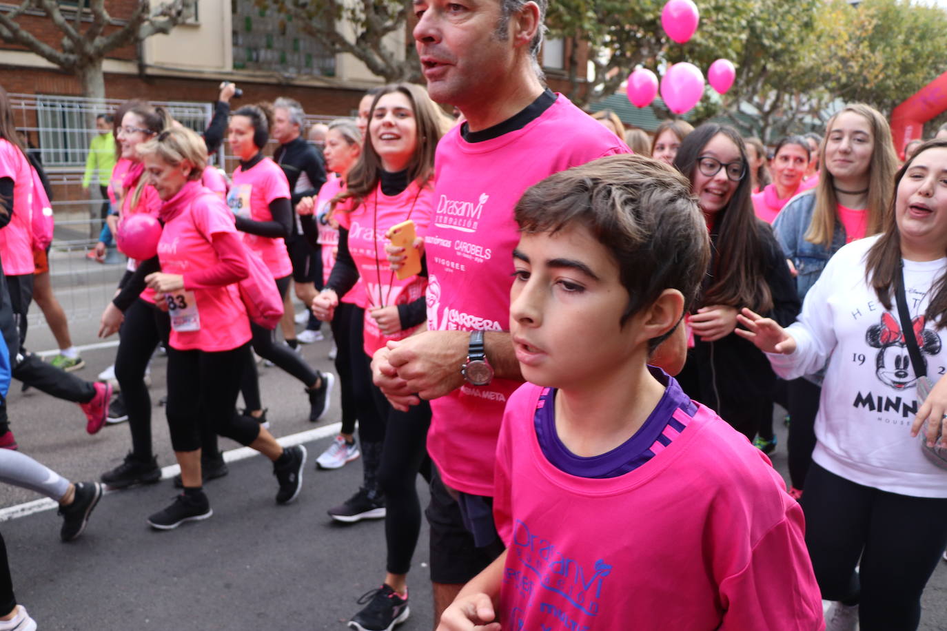 La ciudad de León acoge una nueva carrera de la lucha contra el cáncer de mama.