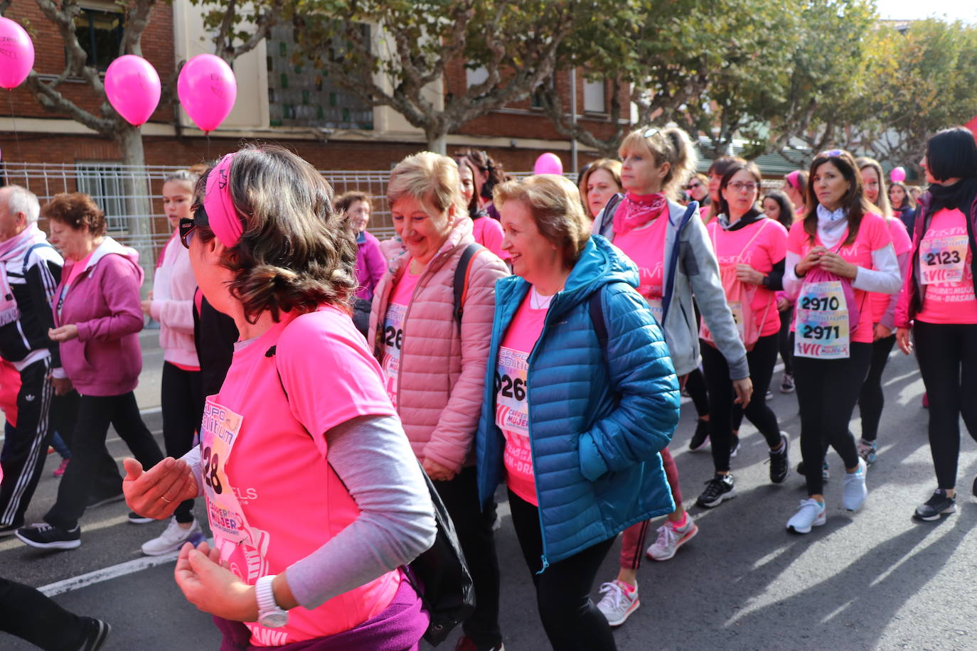 La ciudad de León acoge una nueva carrera de la lucha contra el cáncer de mama.