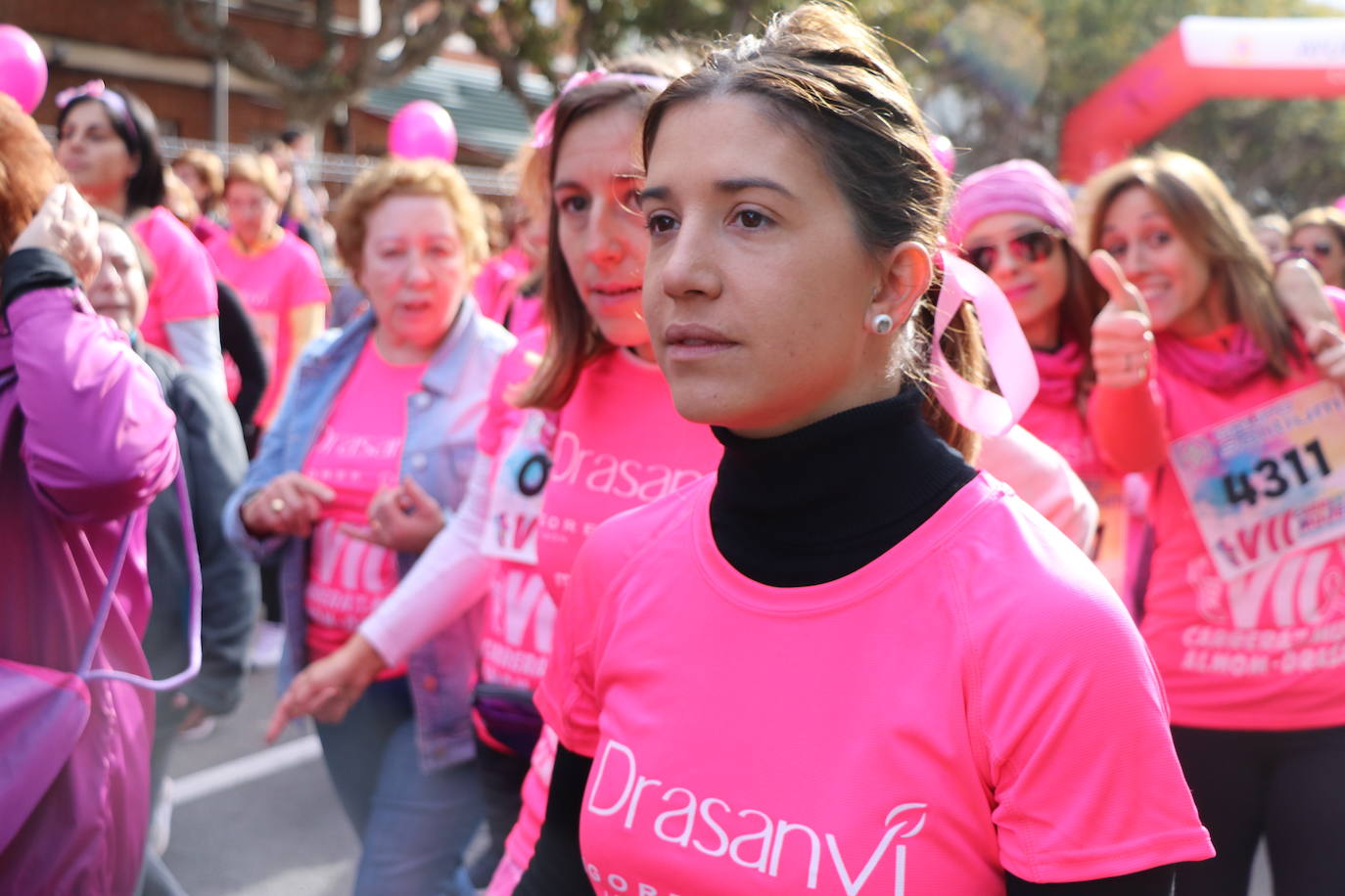 La ciudad de León acoge una nueva carrera de la lucha contra el cáncer de mama.