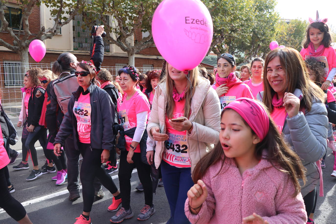 La ciudad de León acoge una nueva carrera de la lucha contra el cáncer de mama.