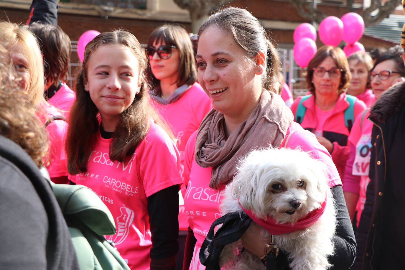 La ciudad de León acoge una nueva carrera de la lucha contra el cáncer de mama.