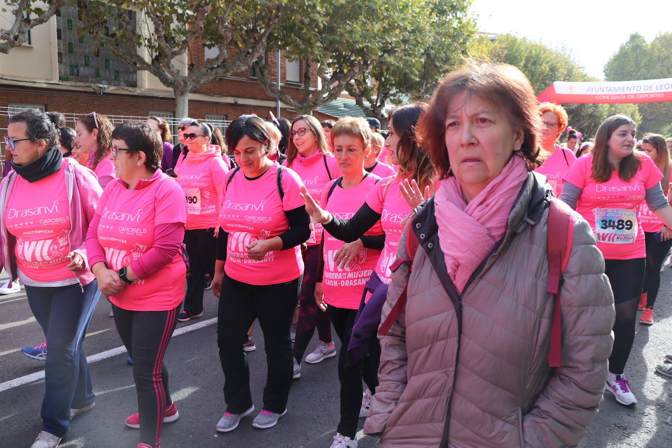 La ciudad de León acoge una nueva carrera de la lucha contra el cáncer de mama.
