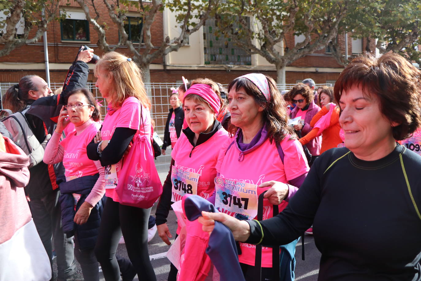 La ciudad de León acoge una nueva carrera de la lucha contra el cáncer de mama.