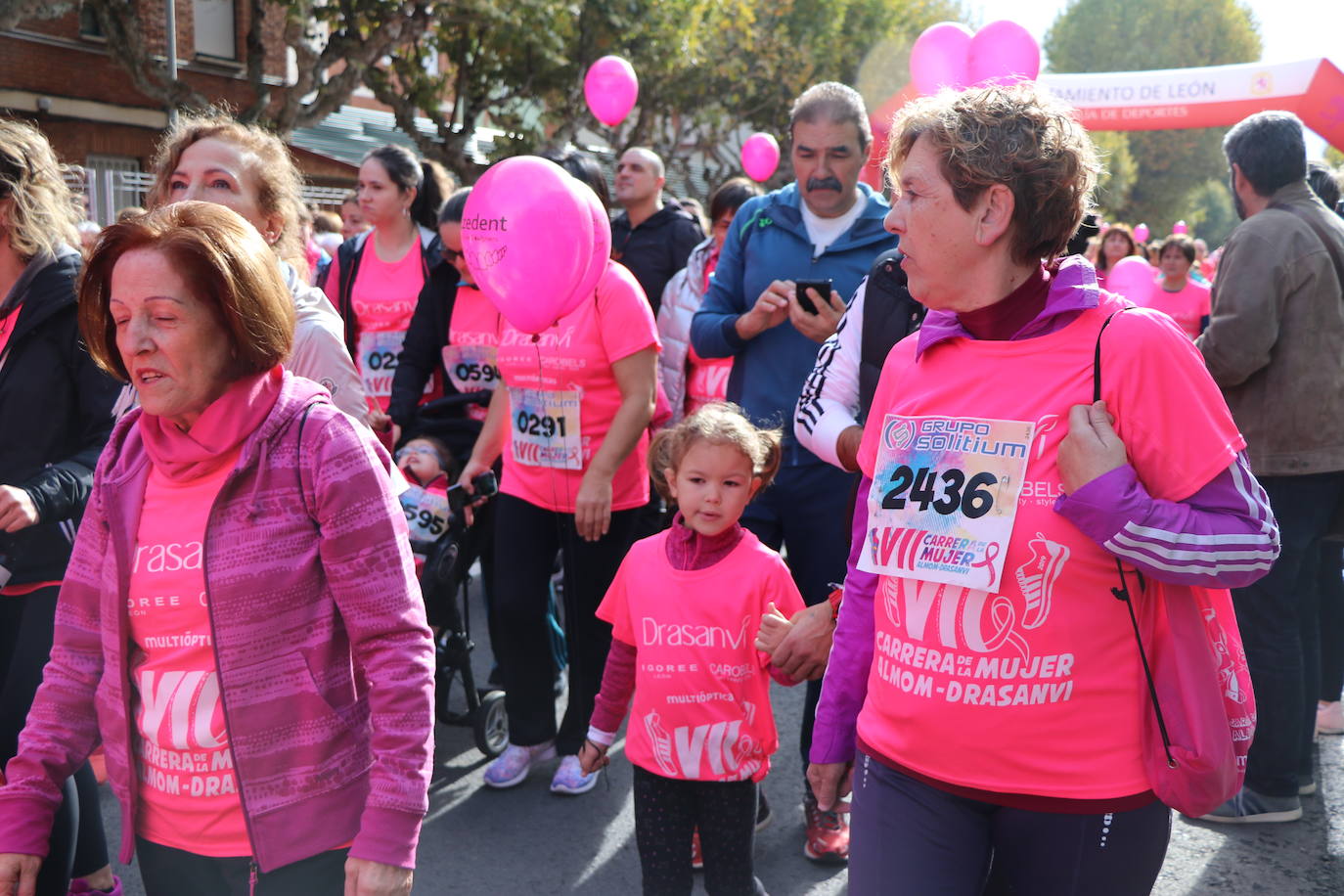 La ciudad de León acoge una nueva carrera de la lucha contra el cáncer de mama.
