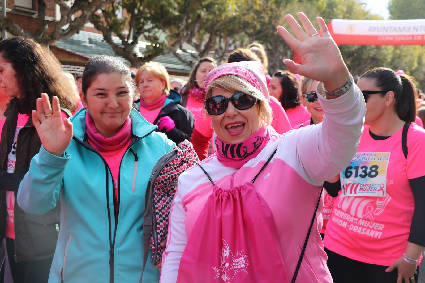 La ciudad de León acoge una nueva carrera de la lucha contra el cáncer de mama.