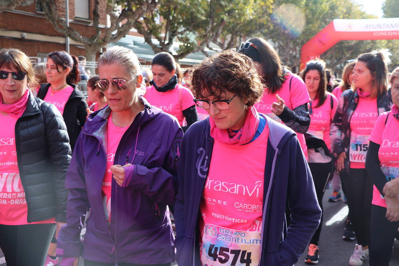 La ciudad de León acoge una nueva carrera de la lucha contra el cáncer de mama.