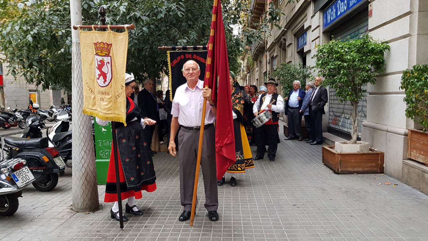 León pierde una de sus mejores embajadas y cierra la 'Casa de León' en Barcelona por la falta de apoyo institucional. En las fotografías, actos conmemorativos en 2018.