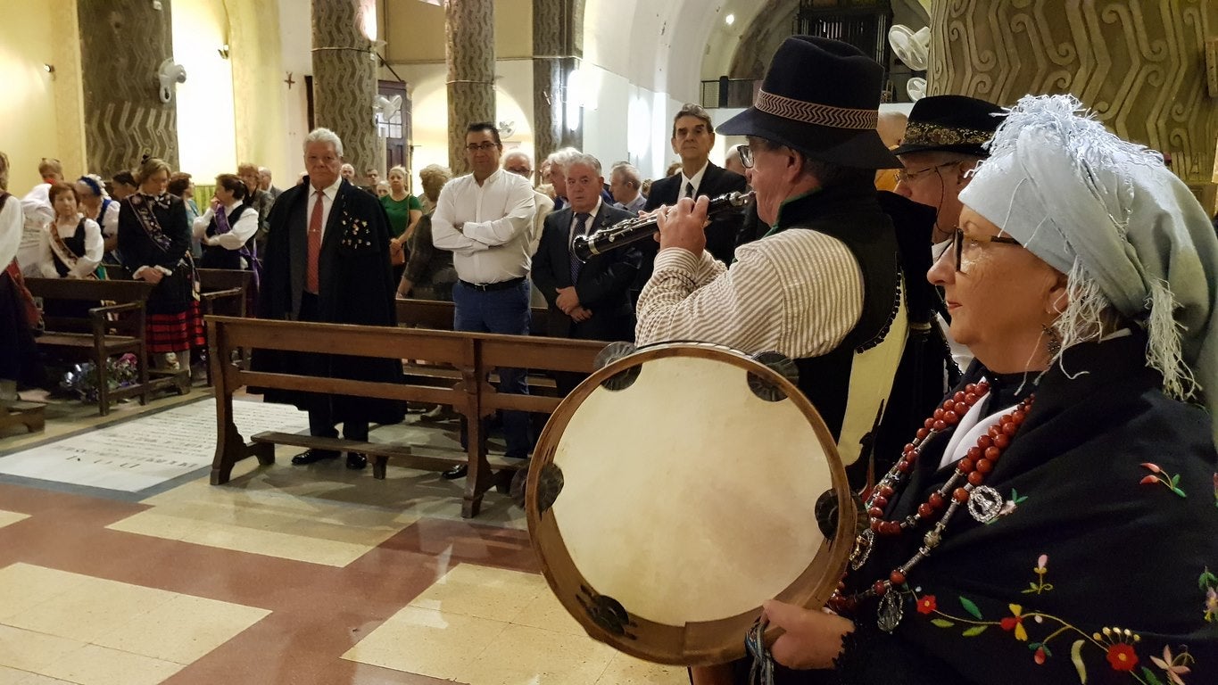 León pierde una de sus mejores embajadas y cierra la 'Casa de León' en Barcelona por la falta de apoyo institucional. En las fotografías, actos conmemorativos en 2018.