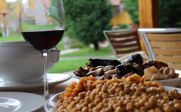 Galería. Cocido del Restaurante Fuentes Blancas de Vegacervera.