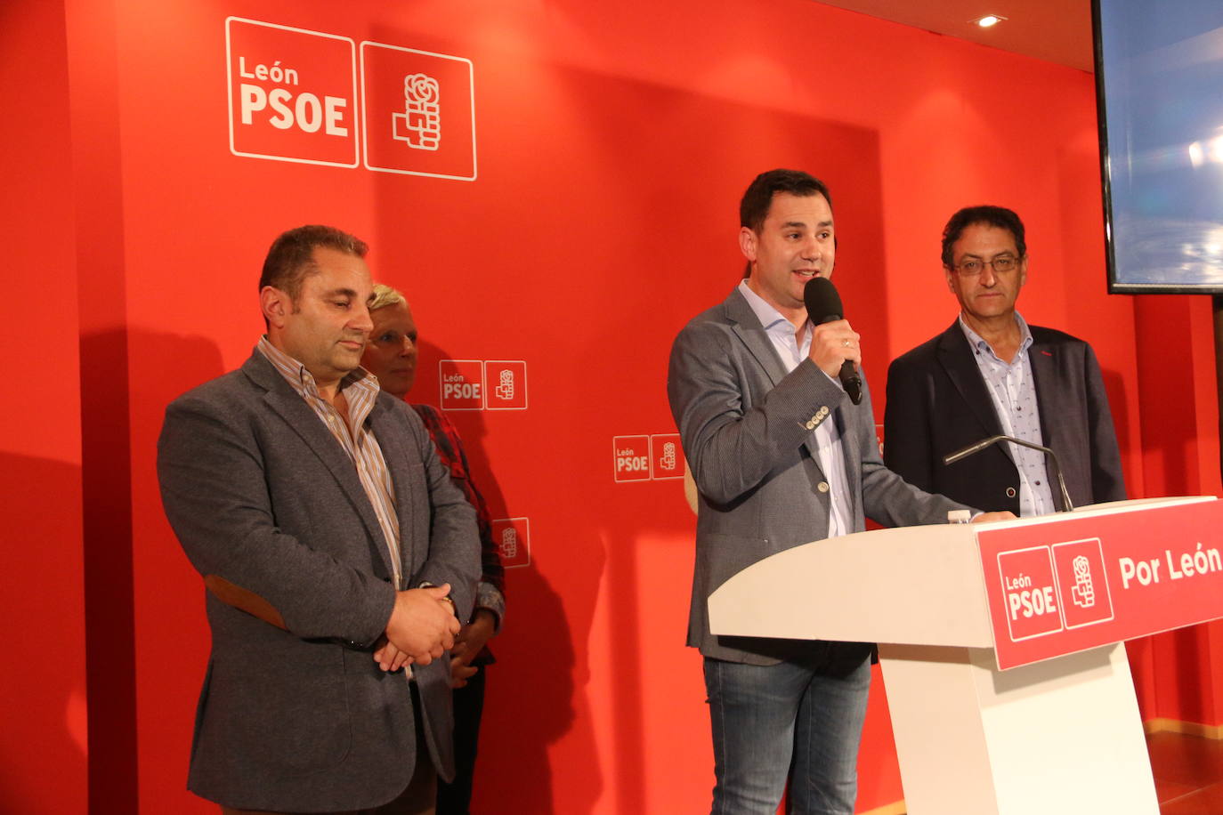 Fotos: El PSOE inicia la campaña electoral en León