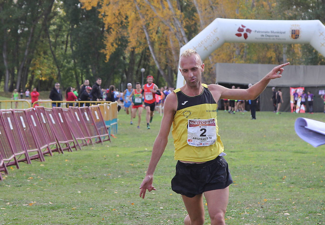 El atleta gordonés fue el mejor en el cross que abre la temporada, seguido del también leonés Jorge Blanco mientras que la leonesa Marta Pérez fue subcampeona en categoría femenina
