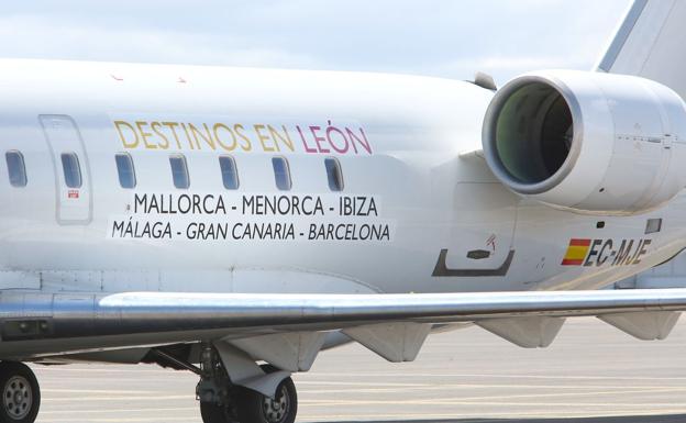 Air Nostrum estudia fijar una ruta europea desde el Aeropuerto de León de cara al próximo verano tras superar los 50.000 pasajeros