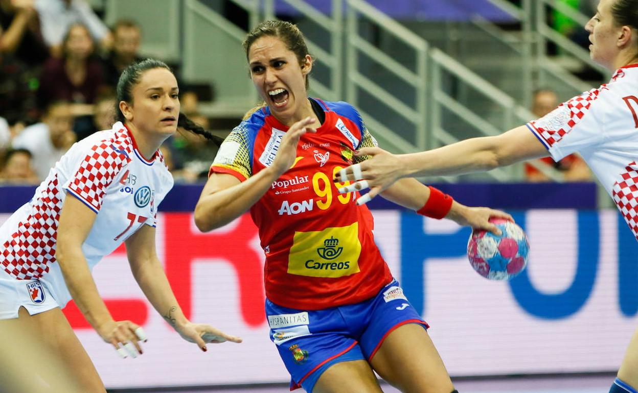 Mireya González, en un partido con la selección española.