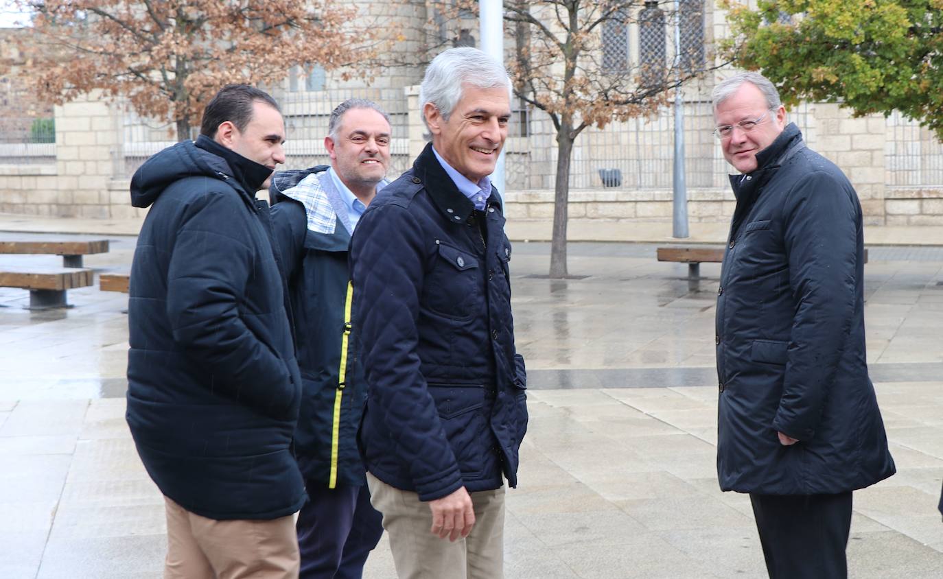 Fotos: Adolfo Suárez-Illana arropa a los candidatos del PP de León en una visita a Astorga