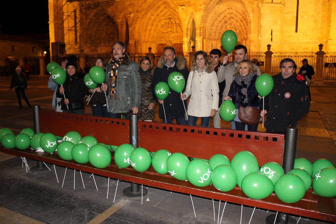 La formación de SAntiago Abascal se muestra optimista con sacar el diputado por León a los pies de la Catedral.