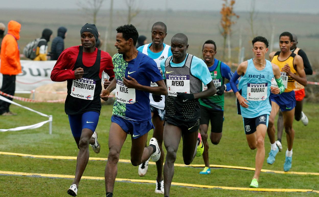 Imagen de un momento de la carrera del Cross de Atapuerca.