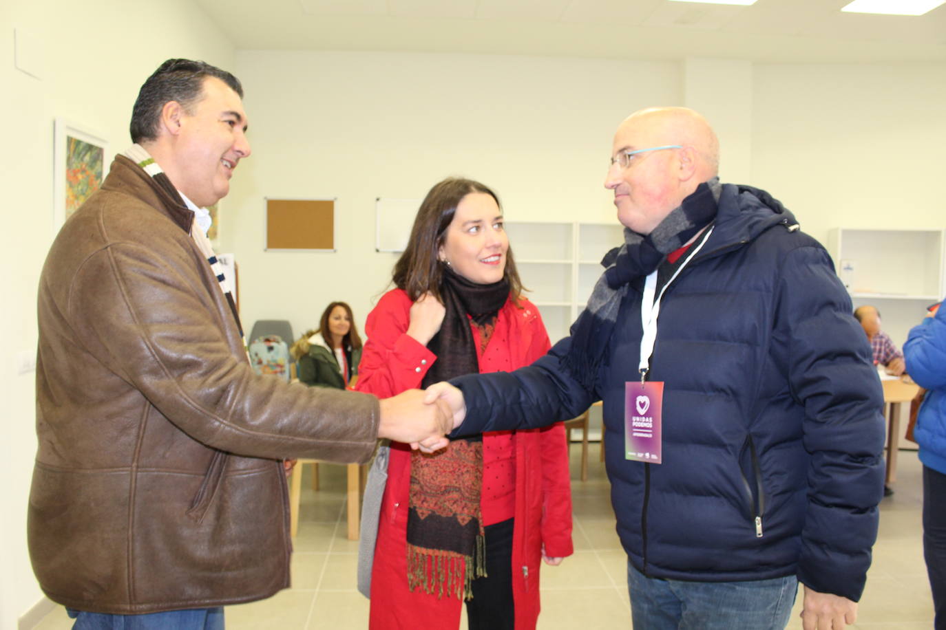 Fotos: Ana Marcello (Unidas Podemos) vota en Villarrodrigo de las Regueras