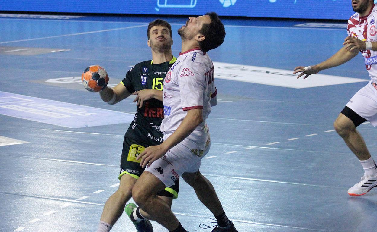 Feuchmann en una acción de defensa.