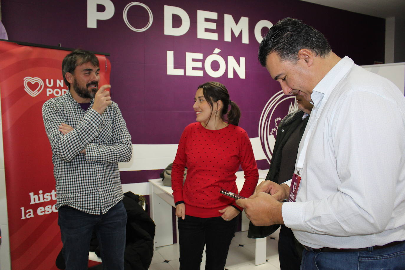 Fotos: Unidas Podemos sigue el recuento de las Elecciones Generales