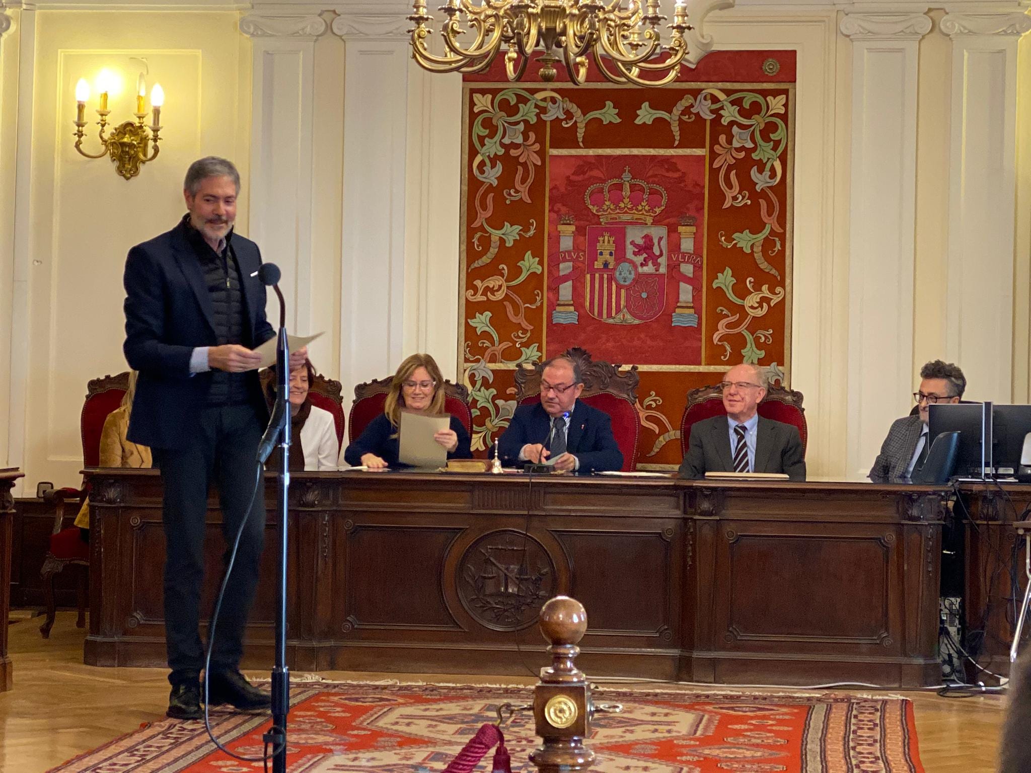 Fotos: Los diputados y senadores leoneses recogen sus credenciales