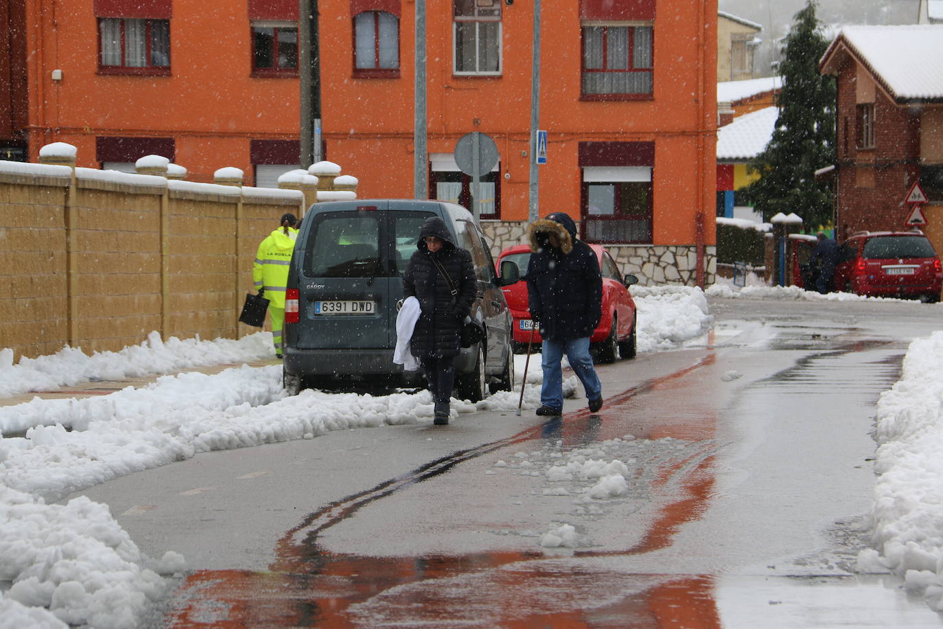 Fotos: León vuelve a convivir con la nieve