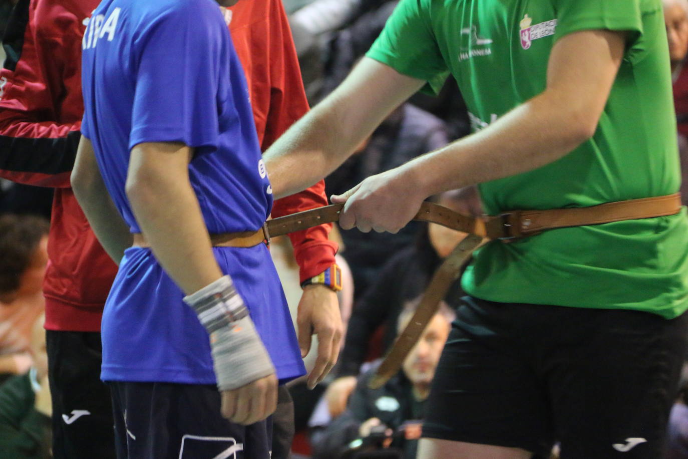 Fotos: La Montaña y La Ribera se miden Boñar