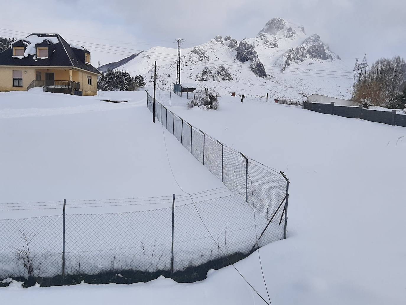 Fotos: Un paisaje invernal en León