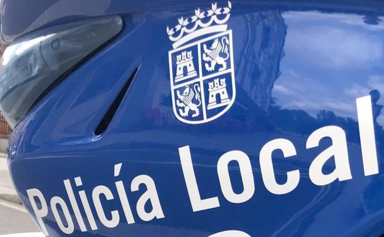 La Policía Local detiene a un conductor que portaba tres bolsas de marihuana, dio positivo en drogas y tenía retirado el carnet de conducir