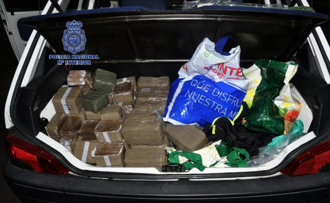 Droga incautada durante una operación policial.