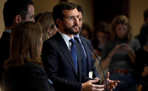 Casado, en el Congreso, tras acreditarse como diputado. 