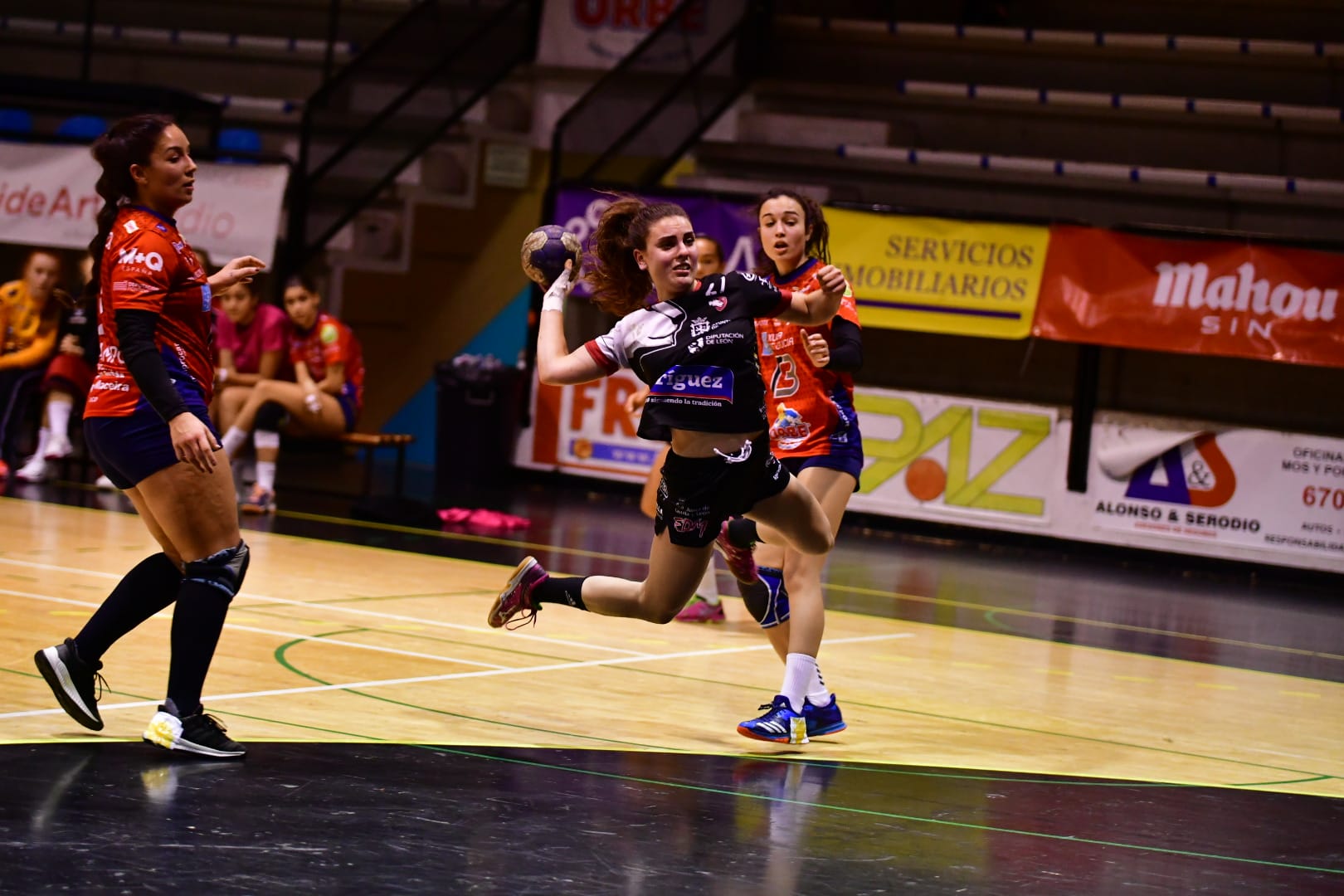 María Sancha, en una jugada del partido.