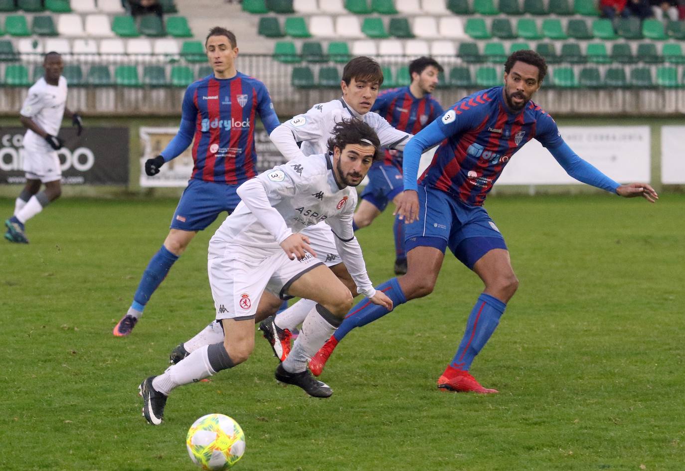 Fotos: Las imágenes del Gimnástica Segoviana-Júpiter