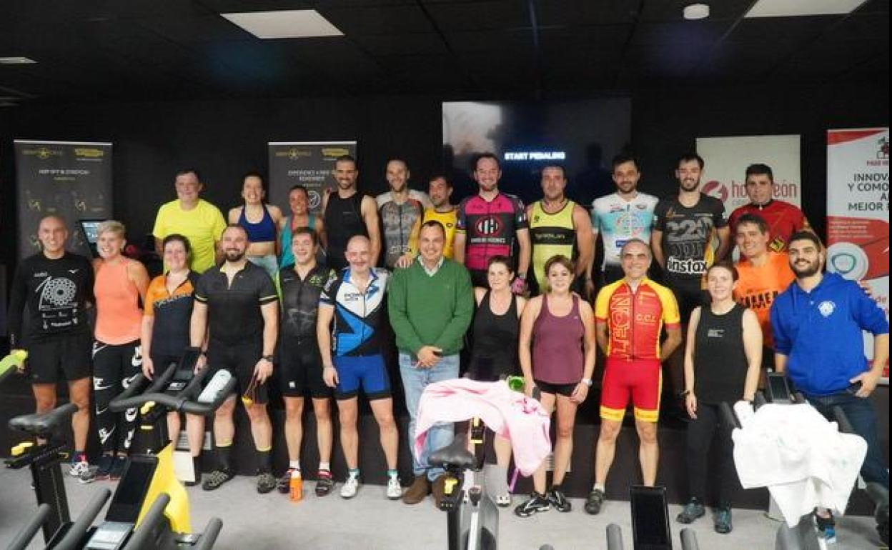 El Maratón Solidario de Ciclo Indoor del Olímpico de León recauda 3255 euros