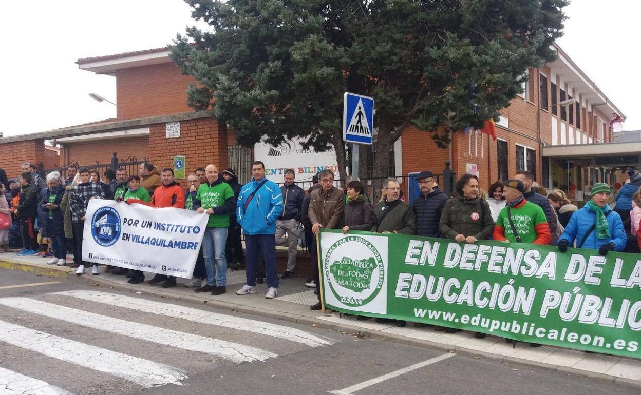 La plataforma 'Por un instituto en Villaquilambre' vuelve a concentrarse ante la falta de compromiso