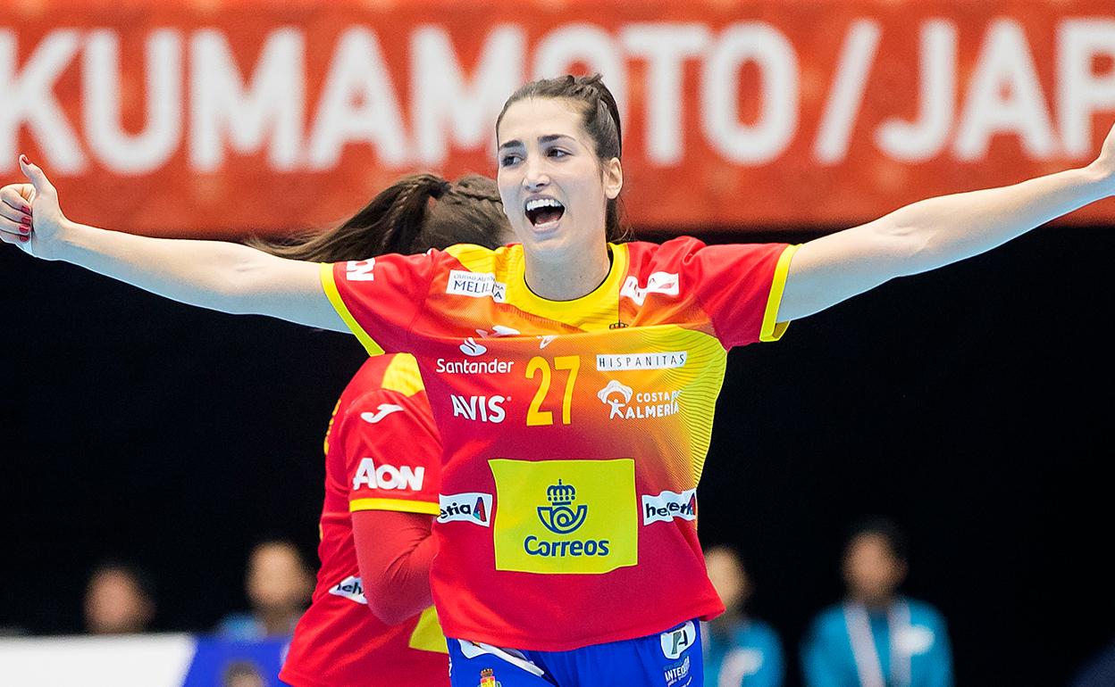 Lara González celebra un gol de España.