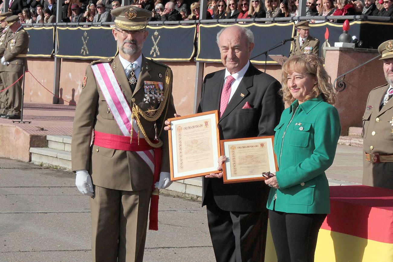 La base Conde de Gazola acoge el tradicional homenaje a Santa Bárbara.