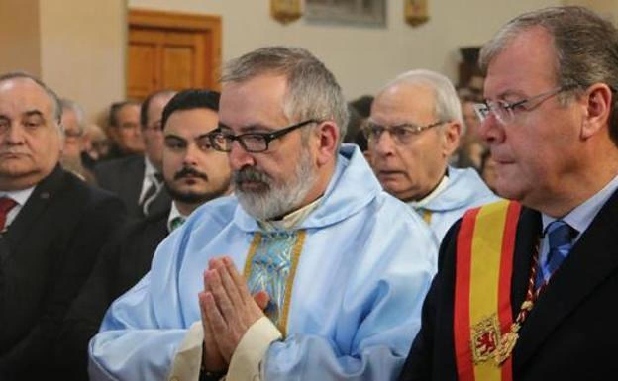 Una vigilia prepara la fiesta de la Inmaculada, que se prolongará hasta una ofrenda floral a la Virgen Blanca