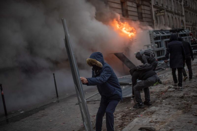 Fotos: Las calles francesas retumban contra Macron